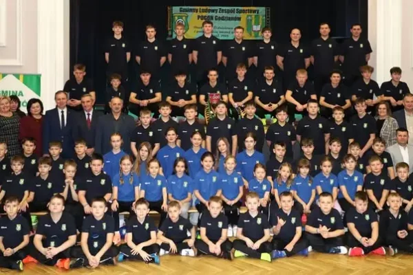 Mecz towarzyski w Godzianowie: Giganci zmierzyli się z Pogonią