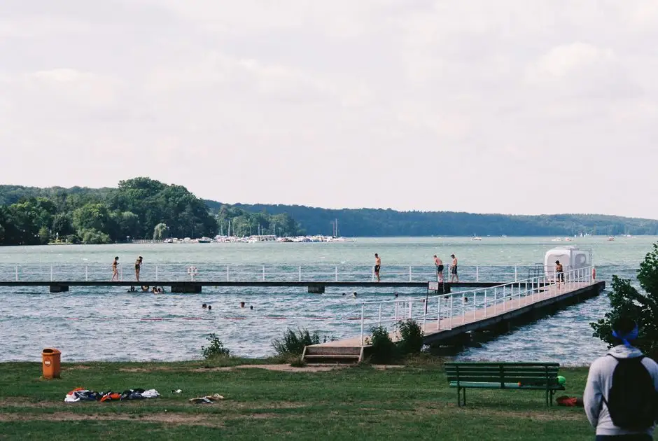 Kąpielisko nad Zalewem Zadębie w Skierniewicach otwarte – woda czysta, bez sinic