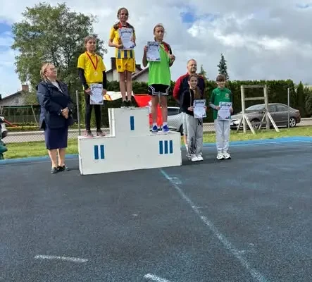 Inauguracja sportowego roku szkolnego w Bolimowie – sukcesy uczniów z Sierakowic Prawych