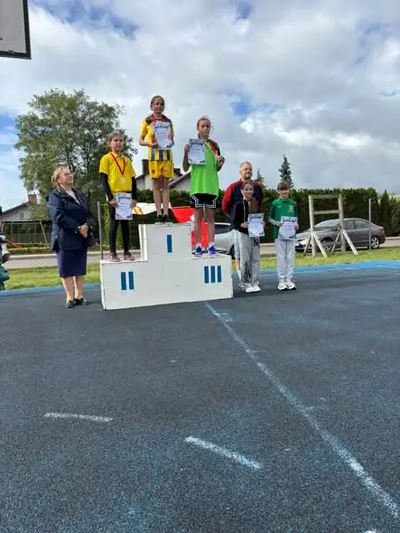Inauguracja sportowego roku szkolnego w Bolimowie – sukcesy uczniów z Sierakowic Prawych