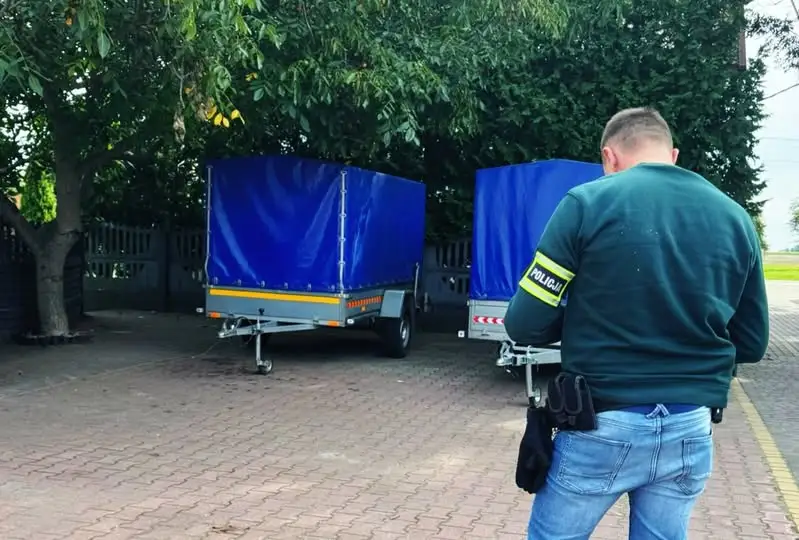 Skierniewiccy kryminalni odzyskali 5 przyczep. Dwóch mężczyzn zatrzymanych