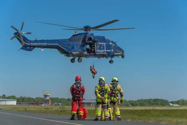 Skierniewice: policja, PSP i OSP ćwiczyły poszukiwanie zaginionych dzieci w lesie